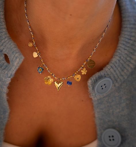 Collier artisanal créé pendant un atelier bijoux créatif à Bruxelles