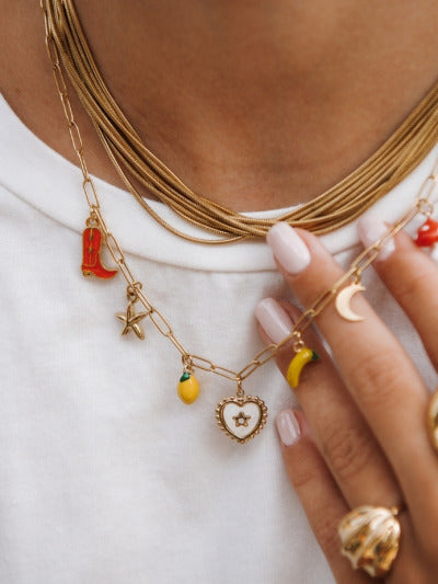 Collier charms réalisé lors d'un atelier bijoux Break-It Bruxelles